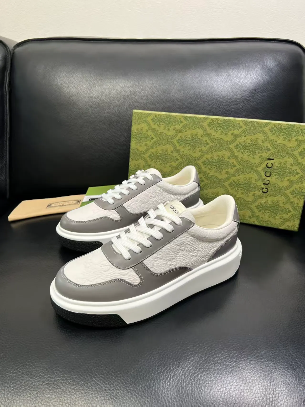 P460 new men's shoes GUCCI [Lightning] latest shoes are shipped. Original quality, fashionable, made of special materials, sheepskin lining, brand new packaging. The foot feels super comfortable and the workmanship is impeccable. Size: Male 38-45.